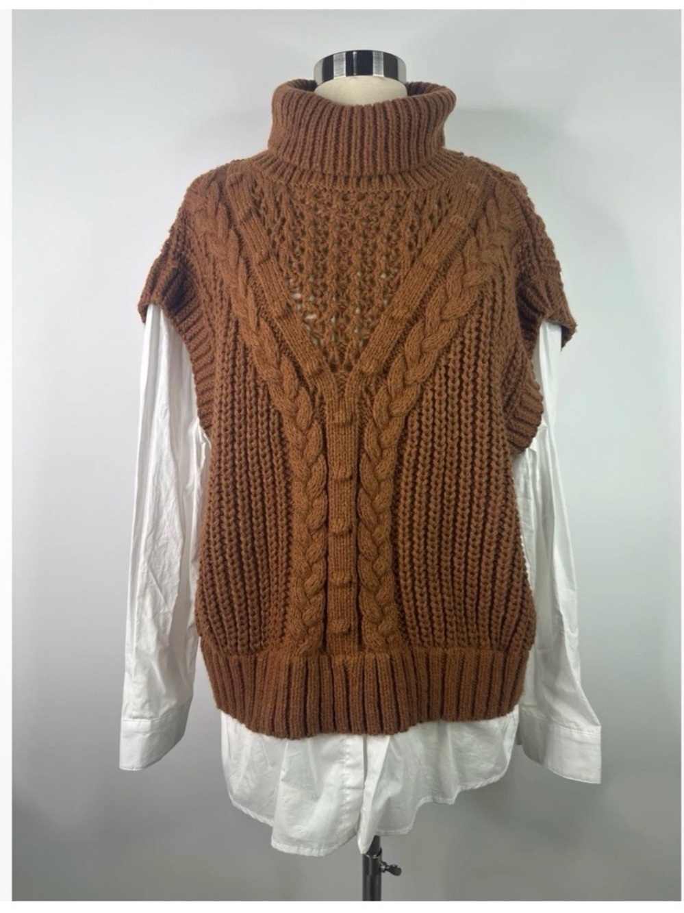 Lush chunky Cable Knit Turtleneck Sweater Vest - Brown